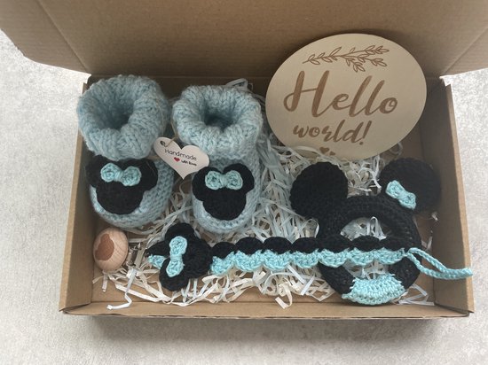 Maminobaby.nl Baby geschenkset jongens - Mickey mouse - Handmade speenkoord - Handmade bijtring - Gehaakte Babyslofjes - Kraamcadeu
