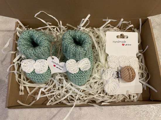 Maminobaby.nl baby geschenkset jongens/meisjes | Kerst | Handgemaakt | Babyslofjes | Speenkoord | Kraamcadeu | Babyshower