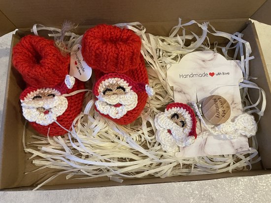 Maminobaby.nl baby geschenkset jongens/meisjes | Kerstman | Handgemaakt | Gebreide babyslofjes | Speenkoord | Kraamcadeu | Babyshower