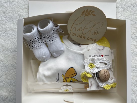 Maminobaby.nl - Baby Geschenkset meisjes | Newborn kledingset| Handmade speenkoord | Handmade haarclip | Handmade haarband | Kraamcadeau | Babyshower van Maminobaby.nl