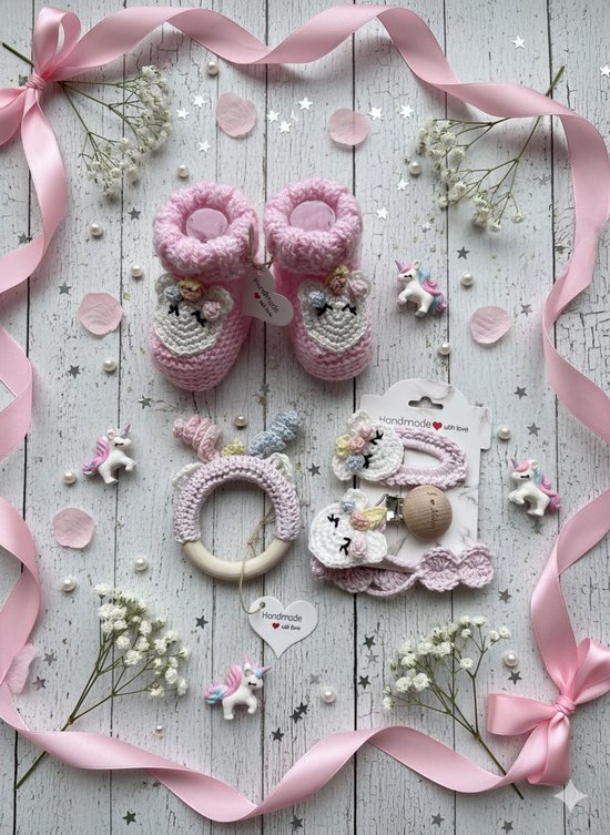 Maminobaby.nl baby geschenkset meisjes | Unicorn | Gehaakte Babyslofjes | Handgemaakte Speenkoord | Handgemaakte bijtring | Handgemaakte haarclip | Kraamcadeau | Babyshower | Baby cadeau