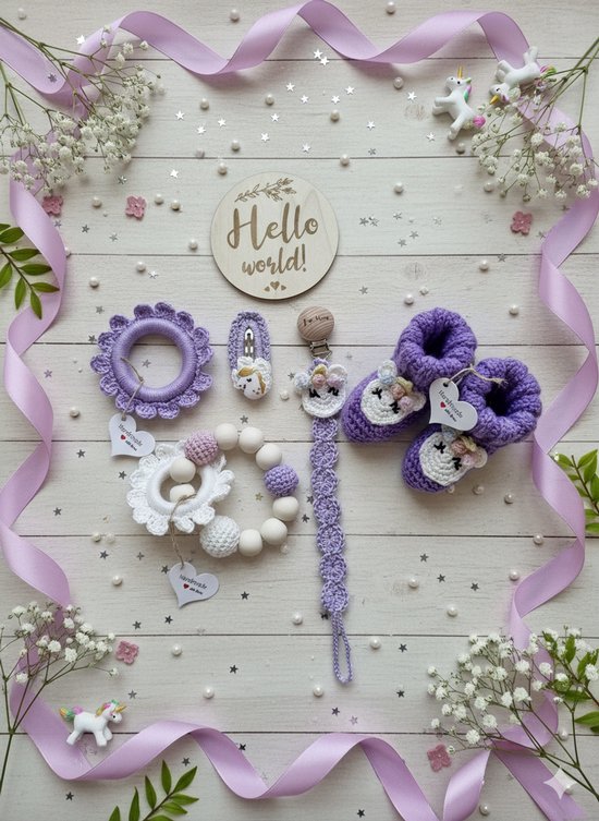Maminobaby.nl | Baby geschenkset meisjes | Unicorn | Handmade speenkoord | Handgemaakte haarclip | Gehaakte Babyslofjes | Kraamcadeau | Babyshower | Baby cadeau