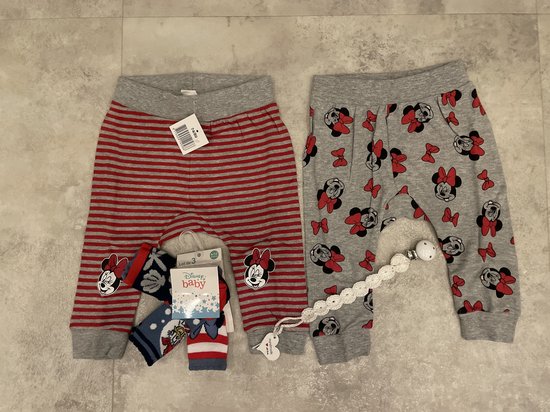 Maminobaby.nl | Baby geschenkset | Minnie mouse 2-delige broekjes | 3-delige sokjes | Handgemaakte Speenkoord | Kraamcadeau | Babyshower van Maminobaby.nl