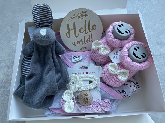 Maminobaby.nl geschenkset meisjes - 5-delige set met handgemaakte babyslofjes | Handmade haarclip | Handmade fopspeenkoord - Cadeau - Babyshower cadeau - Kraamcadeau van Maminobaby.nl