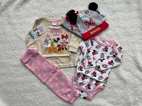Maminobaby.nl - Minnie mouse Babygeschenkset - Pyjama, 2-delige muts,en rompertje - Babyshower - Kraamcadeau van Maminobaby.nl