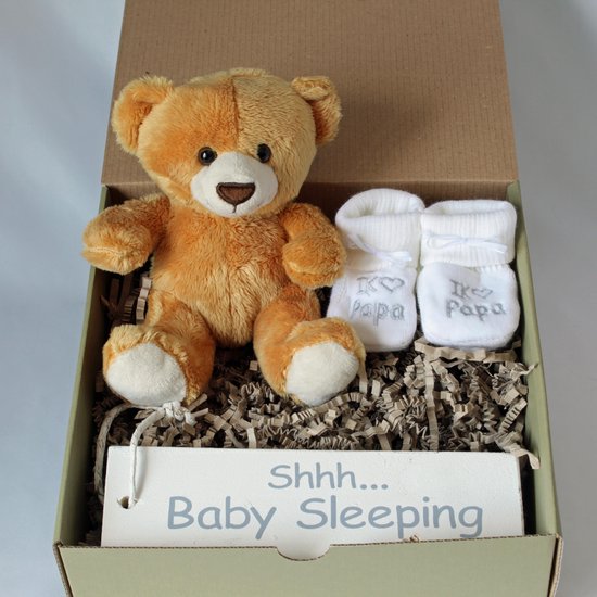 Minibox baby beertje, knuffeltje, slofjes, cadeau baby, kraam cadeau van MINI