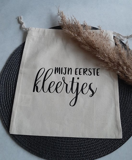 Mint11 - Katoenen zakje - Mijn eerste kleertjes - babyshowergift - kraamcadeau - bewaren - baby benodigdheden - bewaarzak van Mi