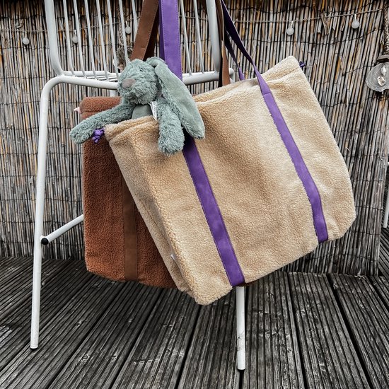 Mom Bag Beige - Chunky Teddy - Paarse details - Luiertas - Indyaantje Denim van Indyaantje Denim