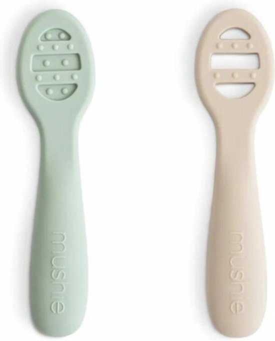 Mushie Eerste Set Baby Lepels Cambridge Blue Shifting Sand 1 set van Mushie