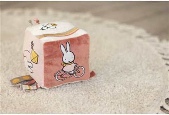 Nijntje Fluffy Kubus Roze van Nijntje