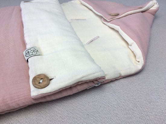 Oker en Mos - Voetenzak baby oudroze - 85x45cm van OKE