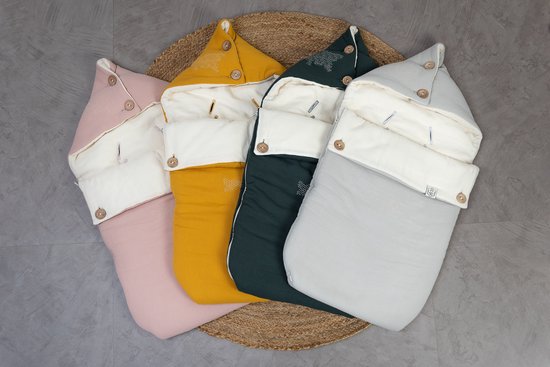 Oker en Mos - Voetenzak baby zandgrijs - 85x45cm van OKE