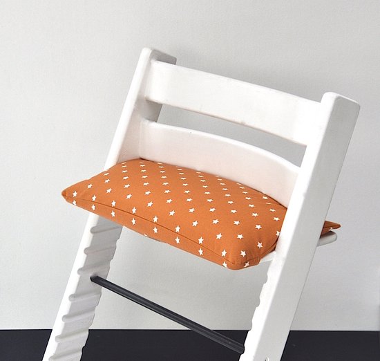 Oker stars zitkussen voor de stokke tripp trapp kinderstoel- vuilafstotend- gecoat-okergeel-liefleukenhip van Lief Leuk & Hip