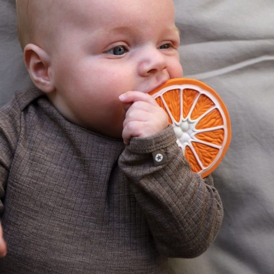 Oli & Carol Clementino the Orange van Oli & Carol