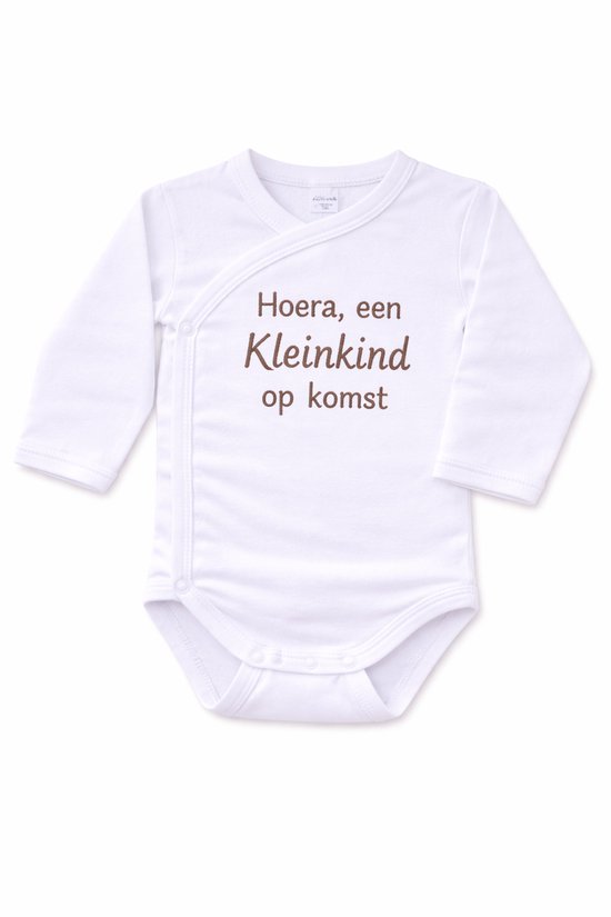 Omslag Romper Baby – Hoera een kleinkind op komst – Geborduurd – Newborn Cadeau – Unisex / Romper zwangerschapsaankondiging – Unisex babykleding - omslagromper - 100% katoen - baby aankondiging - originele zwangerschaps reveal van Merkloos