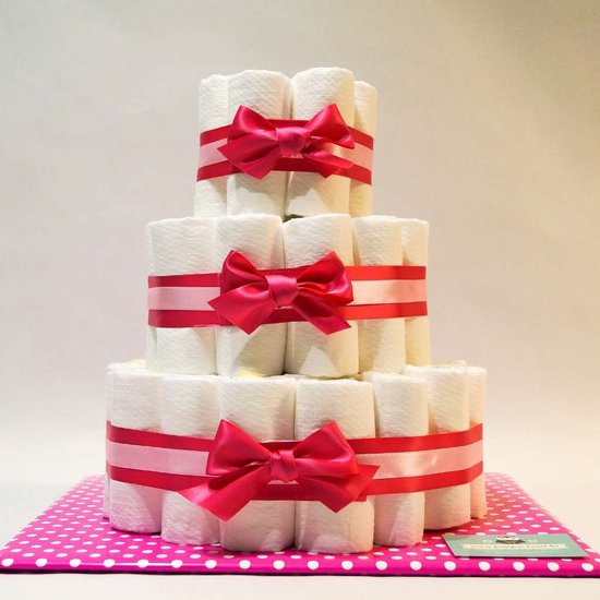 Pampertaart - luiertaart - meisje - 3 laags basis - roze - 54 luiers maat 3 van Pampertaart.