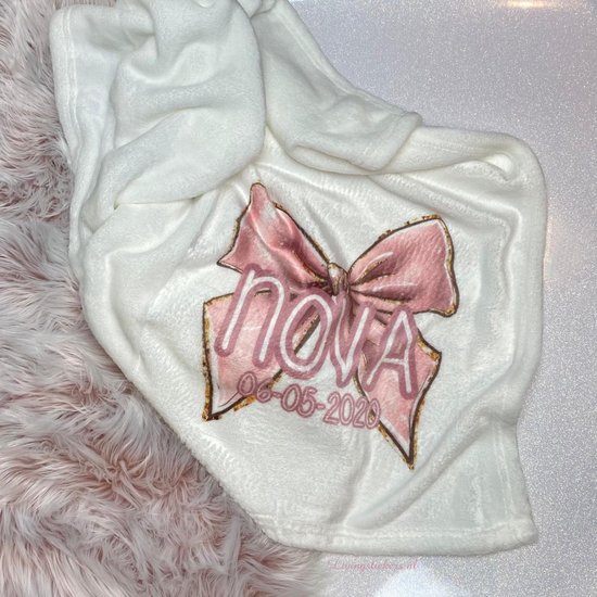 Persoonlijke babydeken kraamcadeau sweet pink met strik naam en geboortedatum van Kidonium