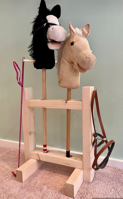 Pete's Home Deco-Hobby horse-stokpaarden-stokpaardje speelgoed-Hobby Horse stal 2 - paarden stal- stal- paarden-hobby paard- horse- stokpaarden- stokpaarden stal van Pete's Home Deco