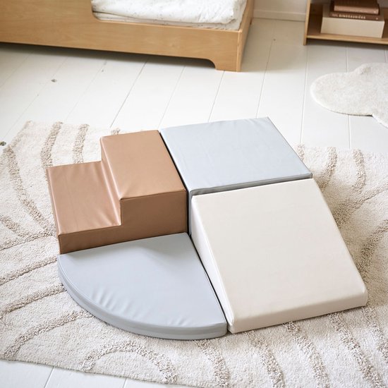 Petite Amélie Foam blokken- 4-delige speelset – bruin – duurzame foam blokken – onderhoudsvriendelijk – voldoet aan EN71-veiligheidsnormen van Petite Amélie
