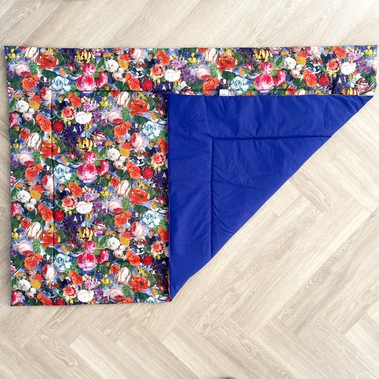 Popjes & Zo speelkleed - 125 x 90 cm - flower print digitaal & kobalt blauw van POP