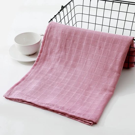 Pretty Panda - XL hydrofiele doek bamboe dark pink - super zacht en hypo allergeen - voor baby en peuter - handig voor onderweg maar ook thuis - ideaal kraamcadeau van Merkloos