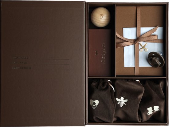 Pure Moms - Bruine editie Luxe Memory box - Zeer luxe Baby Geschenkset - 24 delig Herinneringendoos - Kraamcadeau - Babyshower - Cadeau + inclusief inktafdrukje + bruine speentje 0-6 maanden van Pure