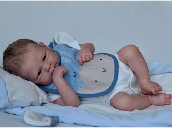 Reborn babypop van 45 cm, al geverfd, Elia, slapende pasgeboren babypop van NPK Collection