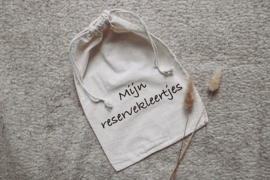 reservekleding baby - Mommy musthaves - organizer bag - opberger - multifunctioneel - gepersonaliseerd - tas - katoen - naturel - kraamcadeau - baby accessoire - babyshower van Mommy musthaves