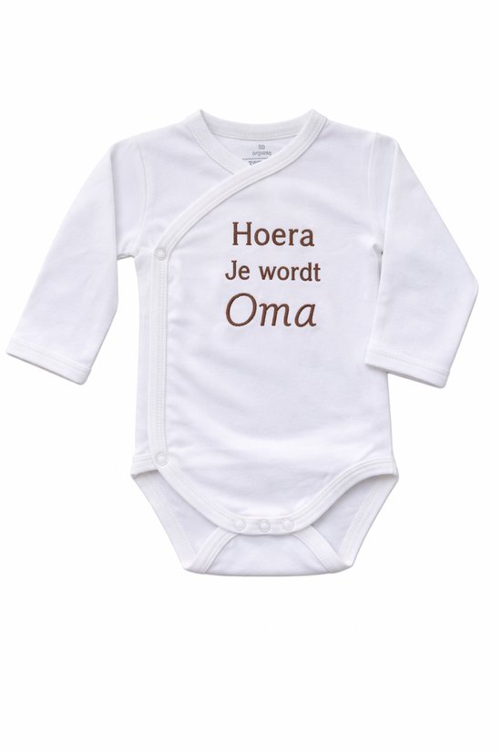Romper zwangerschapsaankondiging – Hoera je wordt oma – Baby romper aankondiging zwangerschap – Cadeau voor oma – Unisex babykleding - omslagromper - 100% katoen - baby aankondiging - originele zwangerschaps reveal van Merkloos