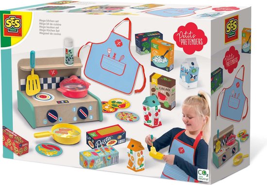 SES - Petits Pretenders - Mega keuken set - houten keuken en schort - inclusief pannen, gerechten en supermarkt producten van SES