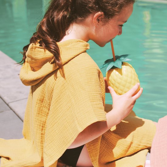 Silent Beach - strandponcho kind - surf poncho - mosterdgeel - one size - kids van 3 tot 10 jaar - aankleed handdoek van Silent Beach