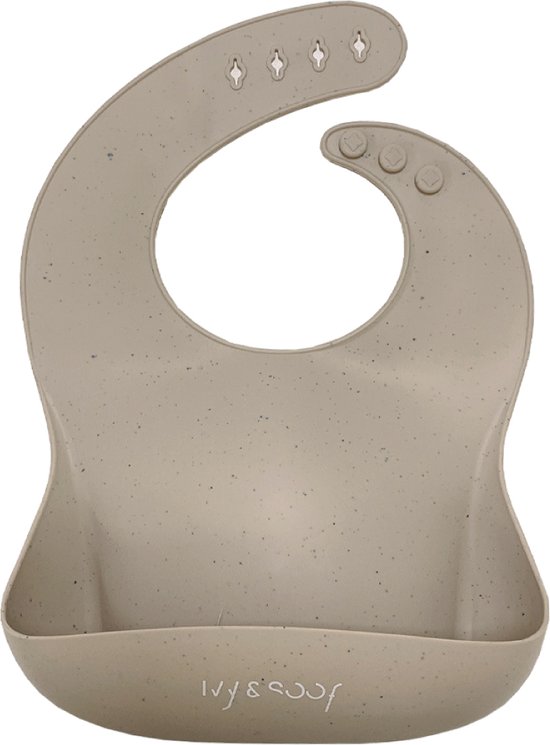 Silicone Slab met opvangbakje ZAND | Baby Slab Siliconen Zand | Silicon Bib | Siliconen Slabbers | Ivy and Soof van Ivy and Soof