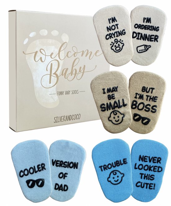 SilverandCoco® Baby Sokjes met Grappige Tekst - Geboorte Geschenkset Sokken Antislip Katoen - Kraam pakket Cadeau Gift Set - Shower Cadeautjes Geschenk Versiering Decoratie - Zwangerschap Katoenen Kleding - Gender Reveal Zwanger - Jongen Boy Blauw van Merkloos