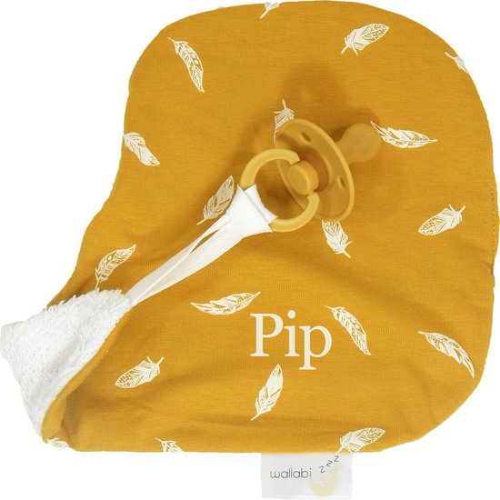 Speendoekje - Speendoekje  met naam - gepersonaliseerd kraamcadeau - Wallabiezzz- Okergeel  Veer van Wallabiezzz