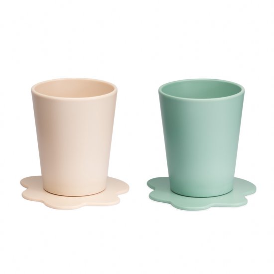 STEDDI - Open drinkbeker voor Peuters en Kinderen – Valt niet om – Geen rietje of tuitje; essentieel voor een gezonde ontwikkeling van de mond - aanbevolen door logopedisten en pedagogen – Twee stuks - Beige en groen – Inhoud 150ML
