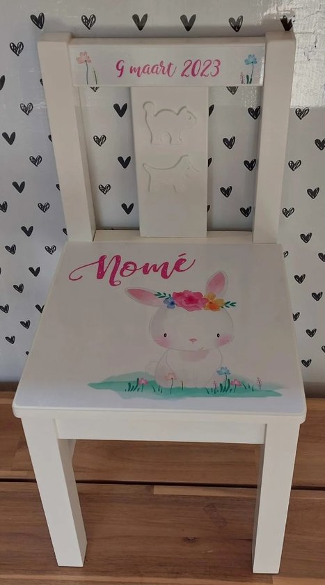 Stoeltje met naam en Schattig konijntje van Pippeloentje