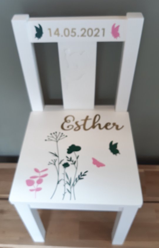 Stoeltje met naam en Veldbloemen van Kidzsupplies