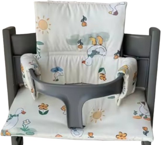 Stoelverkleiner eend geel- kussenset eendjes - gans - stoelverkleiner voor stokke tripp trapp - kinderstoel verkleiner - stoel kussen van Merkloos