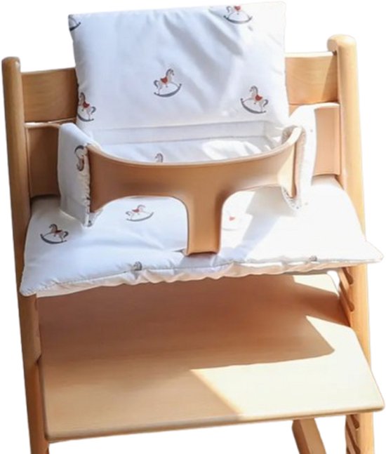 Stoelverkleiner hobbelpaard - kussenset hobbelpaard wit - stoelverkleiner voor stokke tripp trapp - kinderstoel verkleiner - stoel kussen van Merkloos
