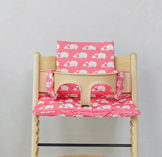 Stoelverkleiner olifanten roze - kussenset olifant - stoelverkleiner voor stokke tripp trapp - kinderstoel verkleiner - stoel kussen van Merkloos