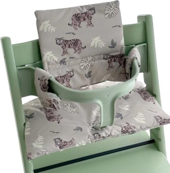 Stoelverkleiner tijger - kussenset tijger - stoelverkleiner voor stokke tripp trapp - kinderstoel verkleiner - stoel kussen van Merkloos