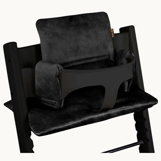 Stoelverkleiner TrippTrapp - Geschikt voor Stokke Tripp Trapp Kussenset - Kinderstoel Verkleiner - Perfecte Pasvorm - Luxe Velvet / Zacht Katoen en Extra Dik - Zwart velvet van Merkloos