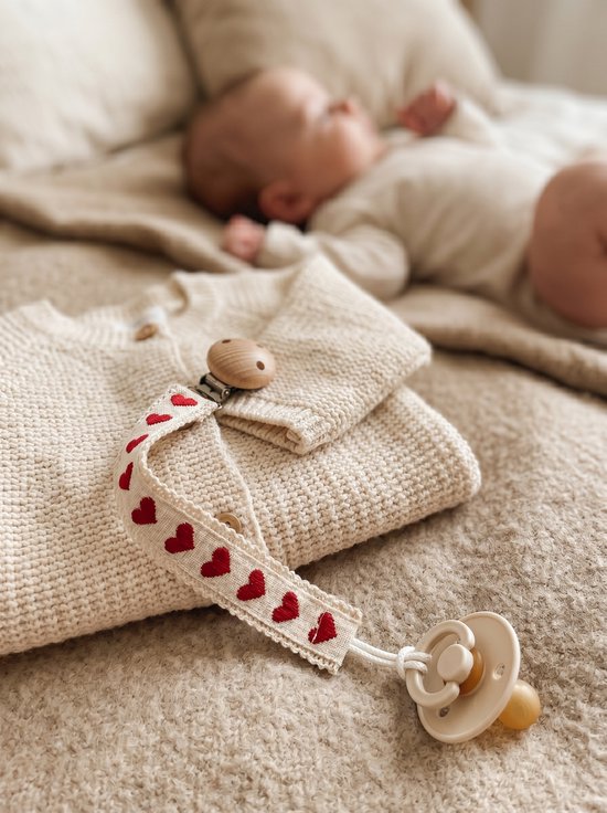 Stoffen Speenkoord Rode Hartjes | Katoenen Speenketting met Houten Clip | Fopspeenhouder Baby Meisje | Kraamcadeau | Babyshower cadeau | Accessoires Baby | Speenkoord Meisje | Speenkoord Jongen | Speenkoord Unisex | Tuttenkoord