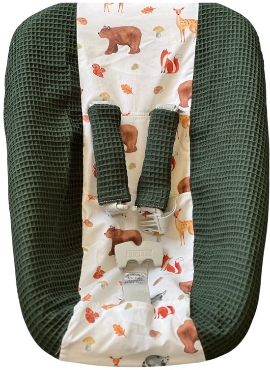 Stokke newborn hoes donker groen forest animal van Merkloos