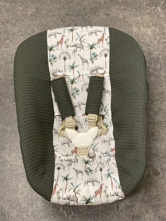 stokke newborn hoes donker groen jungle olifant giraffe