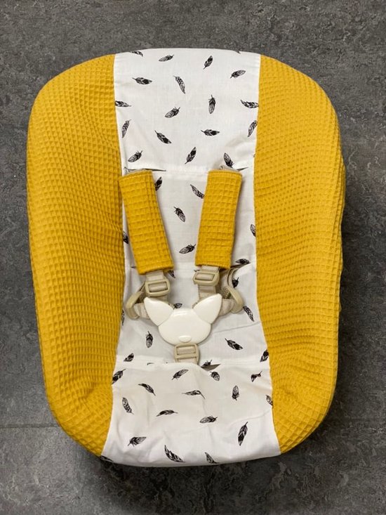 stokke newborn hoes okergeel kleine veertjes van Stokke