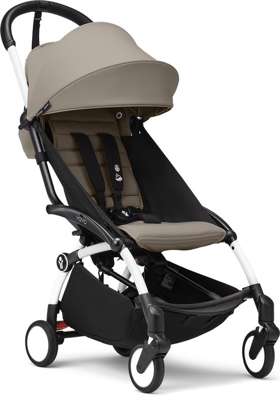 Stokke YOYO3 kinderwagen vanaf 6 maanden - Inclusief wit frame / Taupe zitkussen + luifel - In een handomdraai in- en uitklapbaar - Licht en compact - Compatibel met handbagage van Stokke