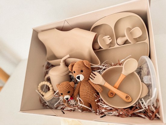 The Baby Supply Bear & Bites Cadeaubox – Luxe Kraamcadeau Serviesset Bruin met Knuffelbeer & Babyservies van Merkloos