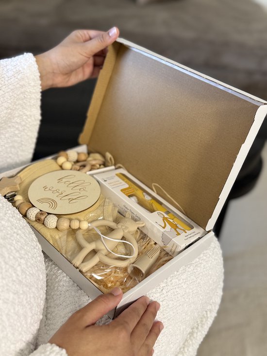 The Baby Supply Kraamcadeau box wit meisjes van T