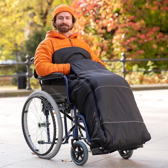 Thermische Voetenzak voor Rolstoel in Zacht Fleece, Winterproof met Ritssluiting en Handwarmers van Merkloos